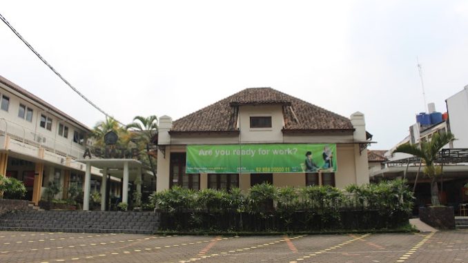 Akademi Sekretari & Manajemen Taruna Bakti