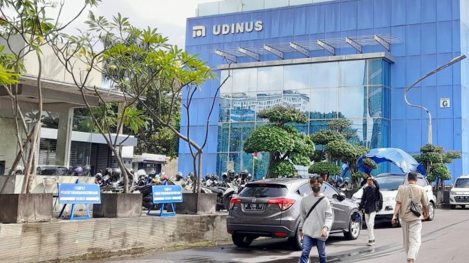 Universitas Dian Nuswantoro,.